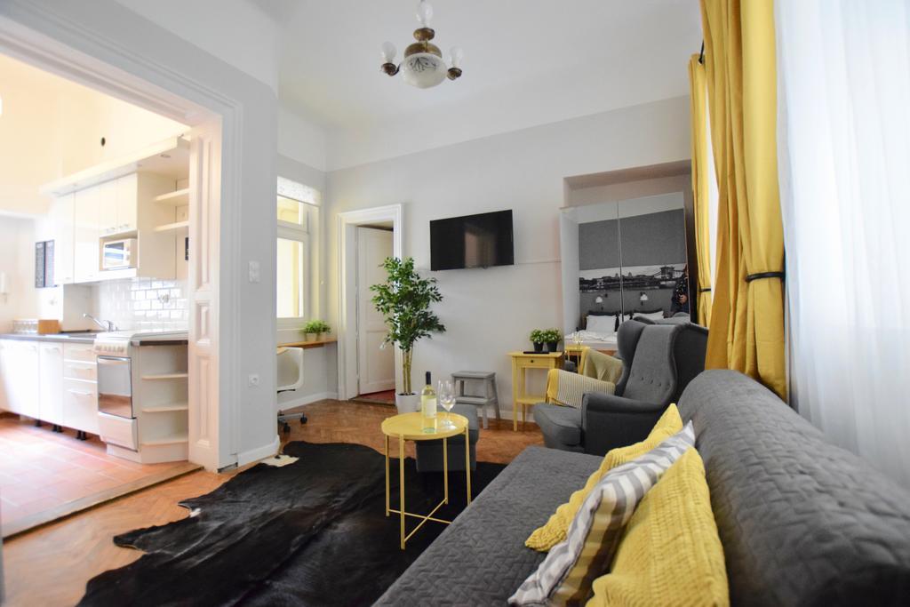Standard Apartment By Hi5 - Chainbridge — Photos 1