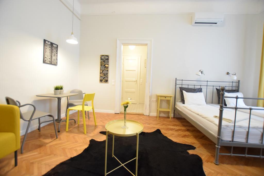 Standard Apartment By Hi5 - Chainbridge, Budapest